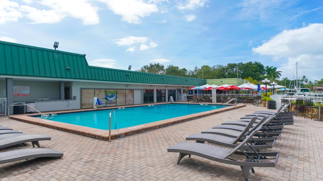 Heated Pool, Fireplace, 70" Tv, Waterfront & More! Sarasota Esterno foto