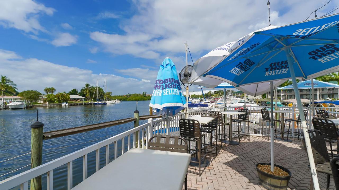 Heated Pool, Fireplace, 70" Tv, Waterfront & More! Sarasota Esterno foto